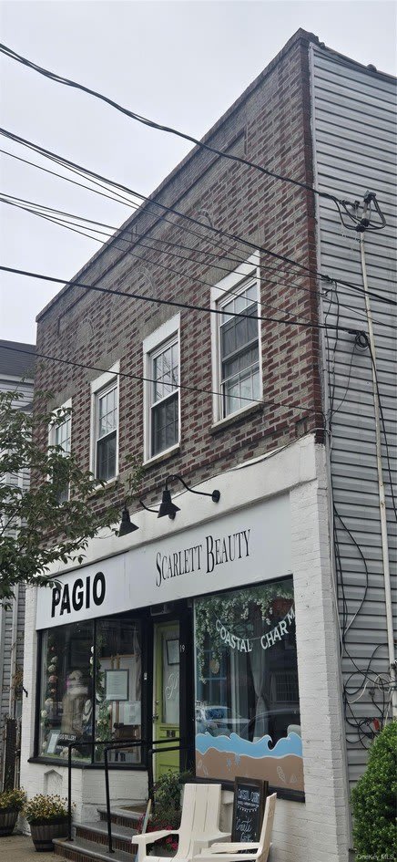 19 Spring Street – photo 1 of 8