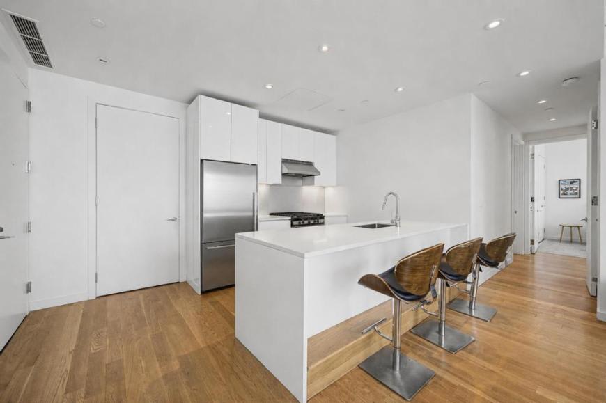 430 Albee Square – photo 1