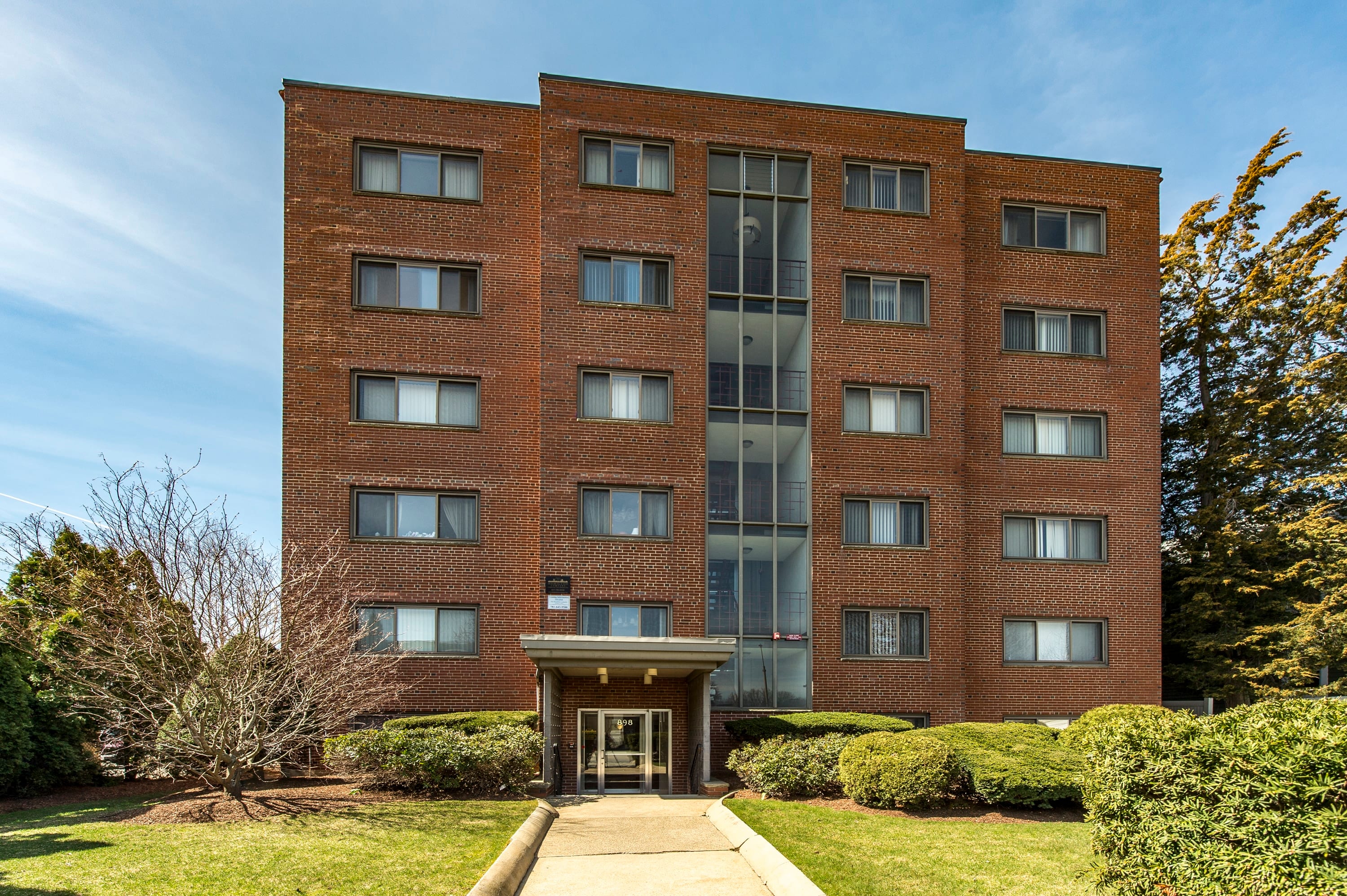 898 Massachusetts Avenue Apartments – photo 1