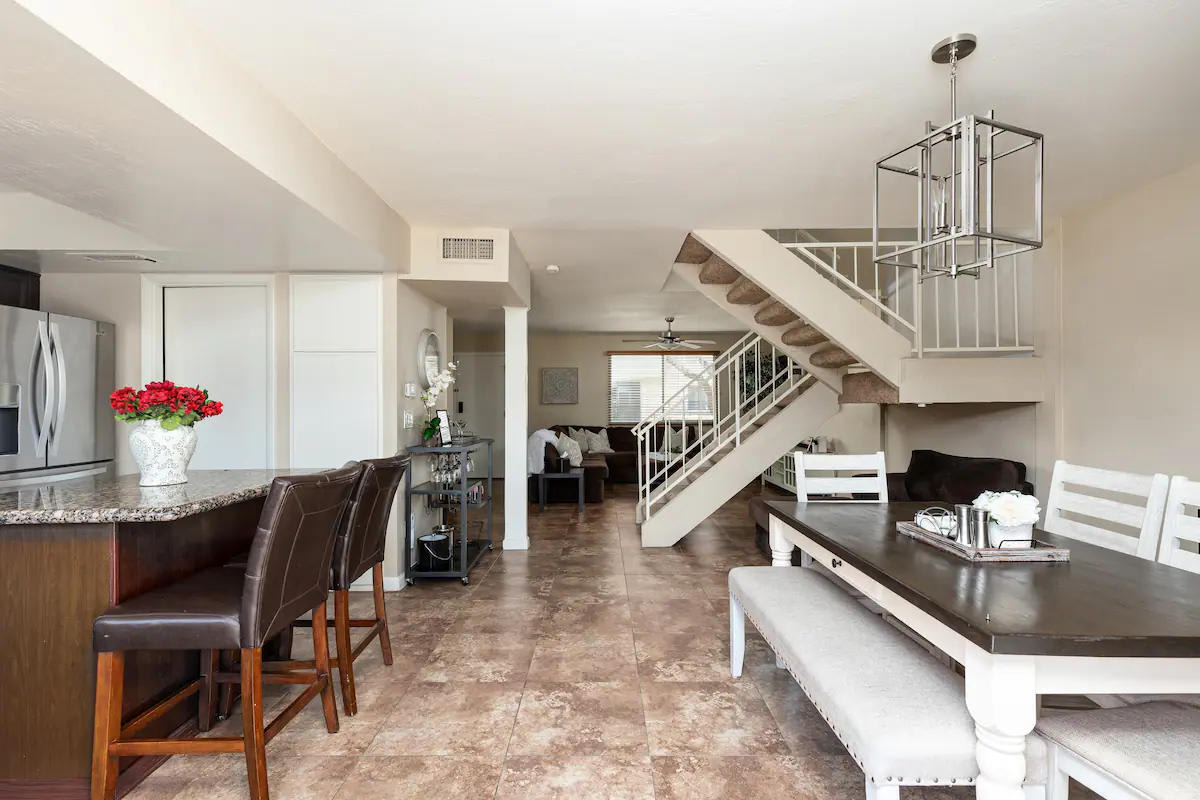 4334 North Parkway Avenue – photo 1