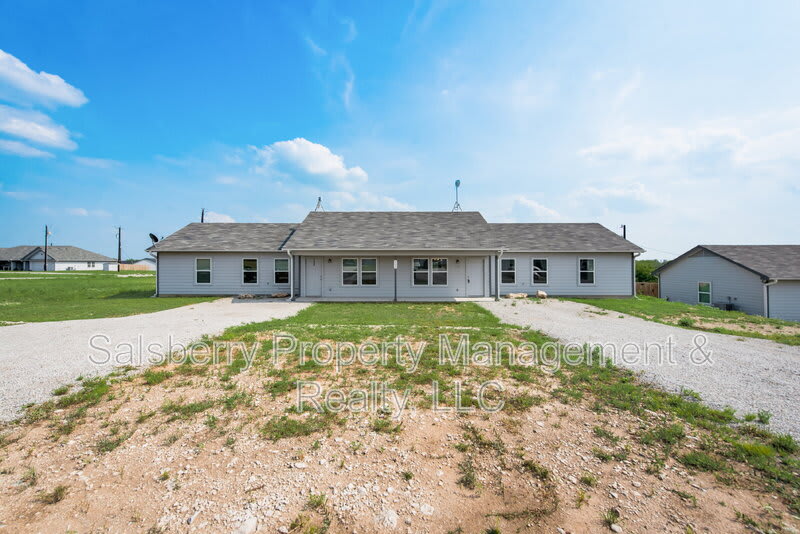 168 Private Road 4211 – photo 1 of 20