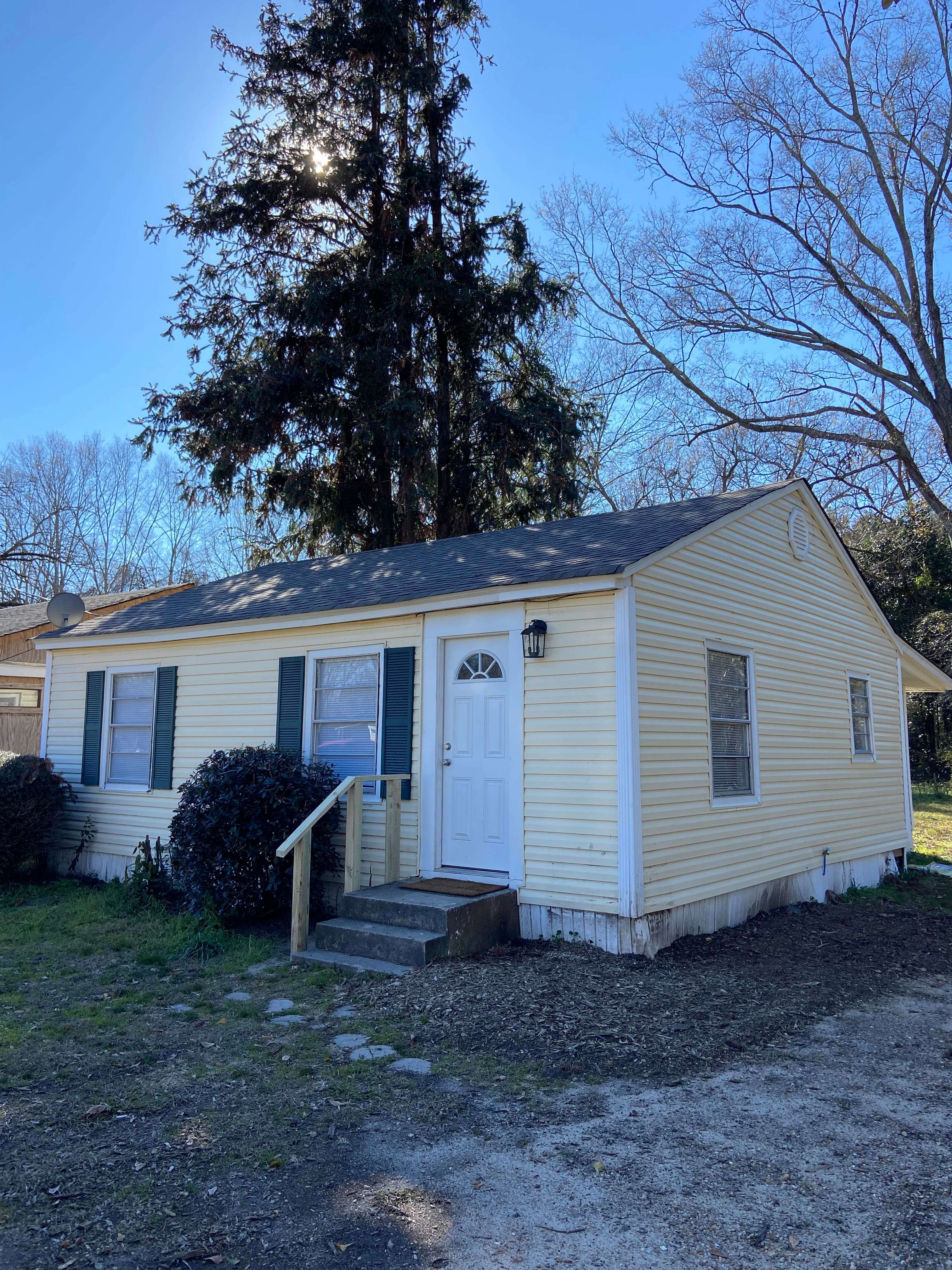 124 Stevens St – photo 1 of 16
