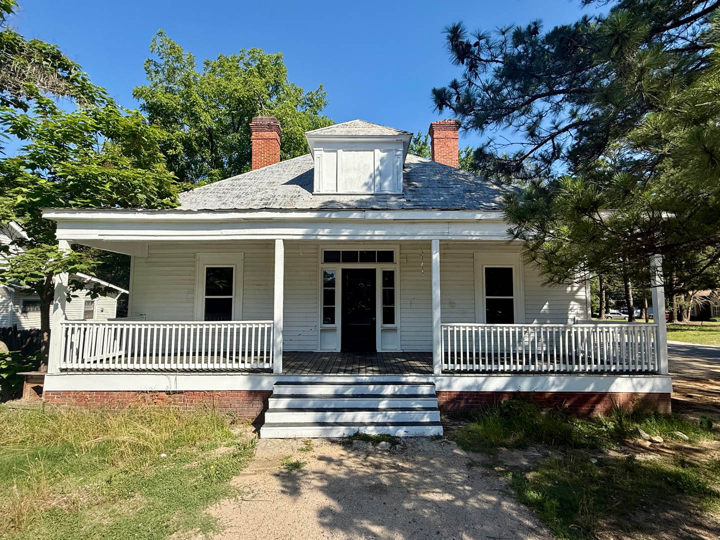 Charming Historic Cottage 1 Bed 1 Bath Enfield Nc – photo 1 of 13