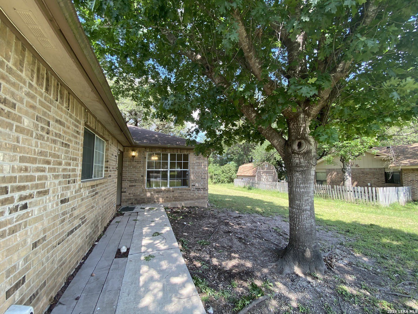 570 BEVERLY LN – photo 1