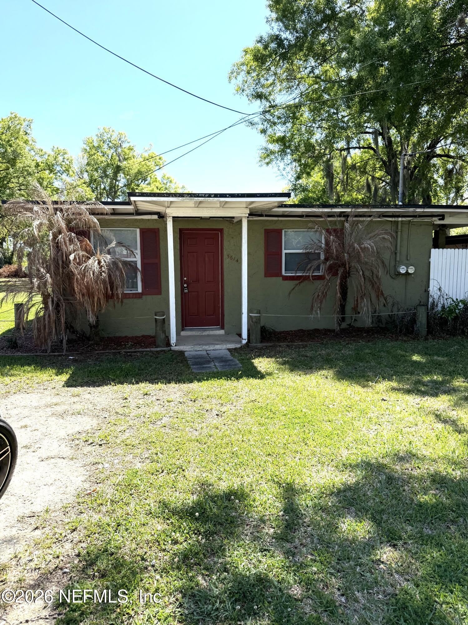5616 ATLEE Avenue – photo 1