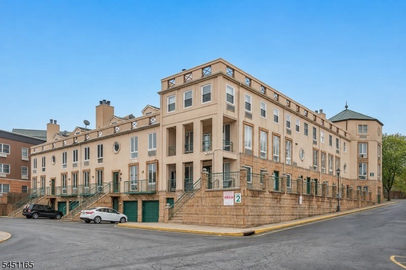 50 Pine St – photo 1