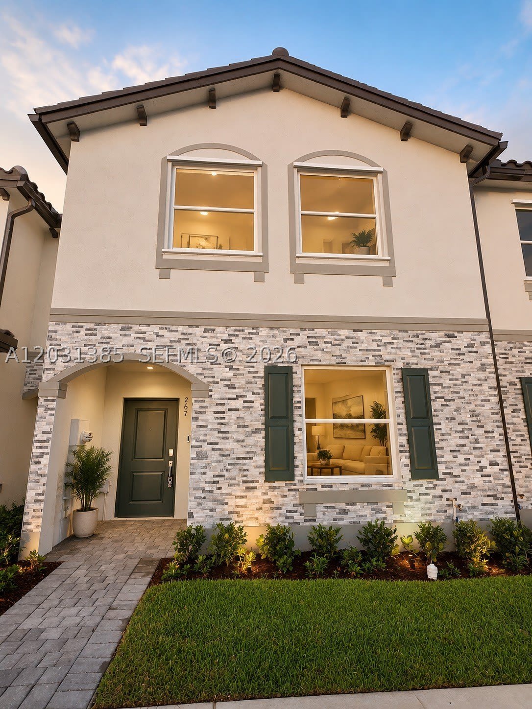 267 SE 11th Ct – photo 1