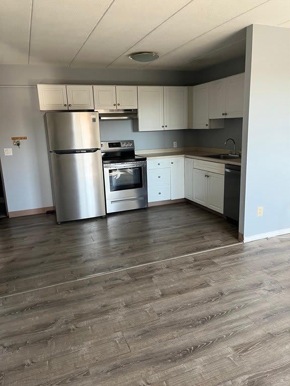 10 Main Street – photo 1 of 292
