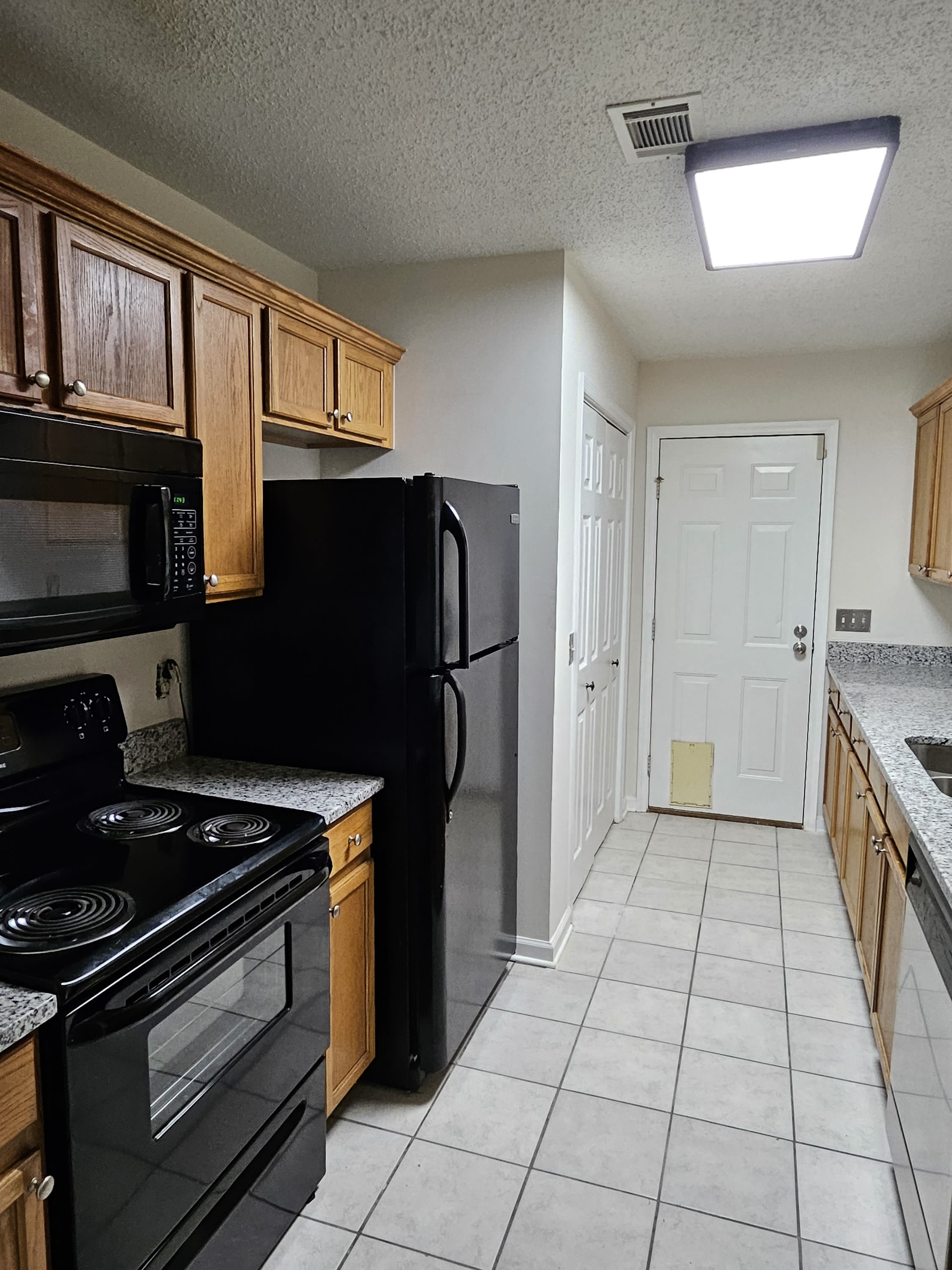 1151 Hunter Trail – photo 1 of 23