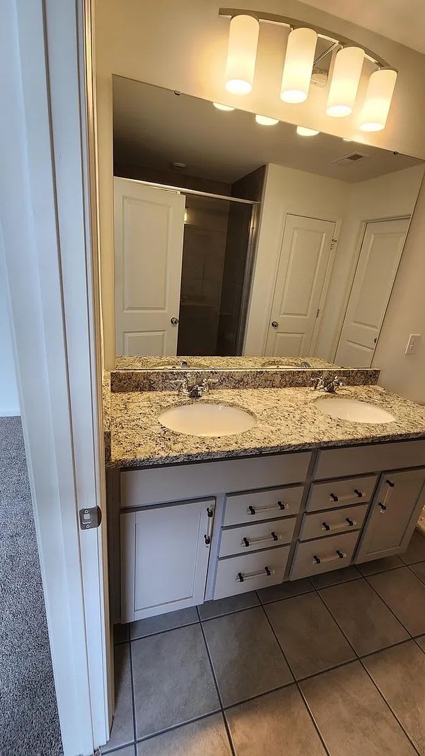 Room in 4 Bedroom Home at Godwit Ln – photo 1 of 36