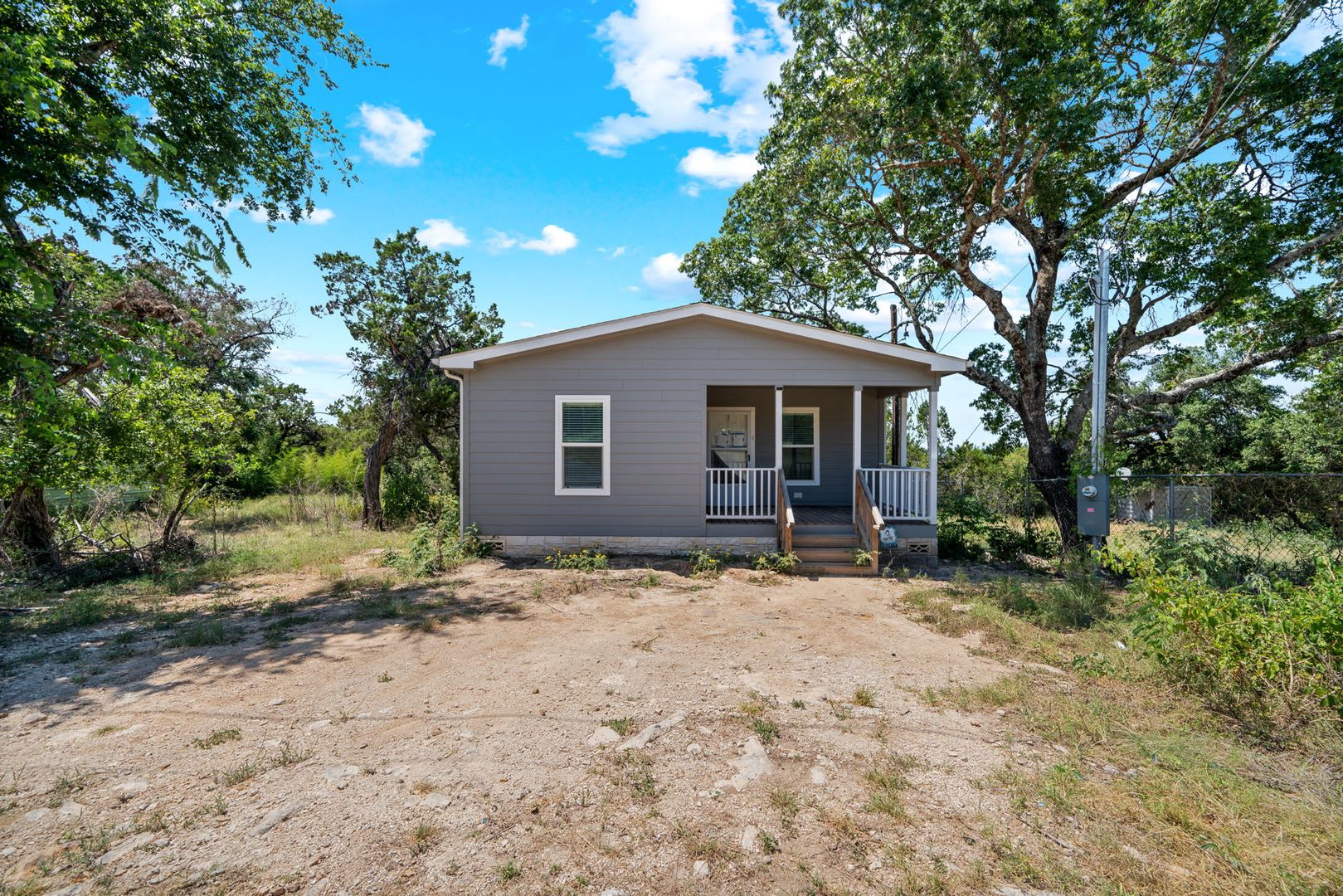 Beautifully Updated 3-Bedroom Home in Canyon Lake – photo 1
