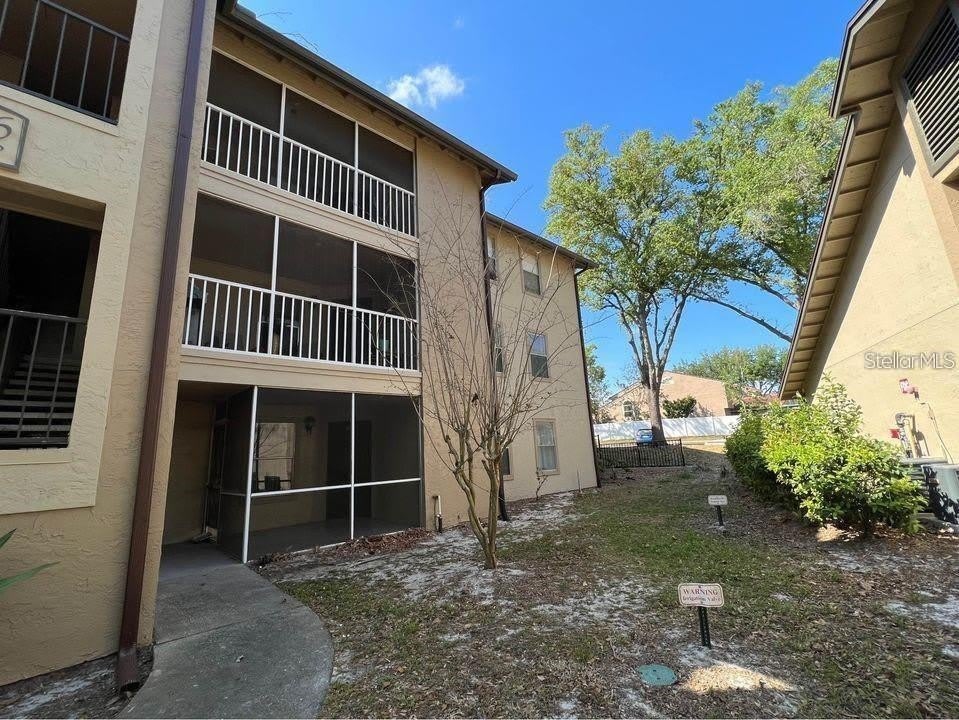 976 LEEWARD Place – photo 1