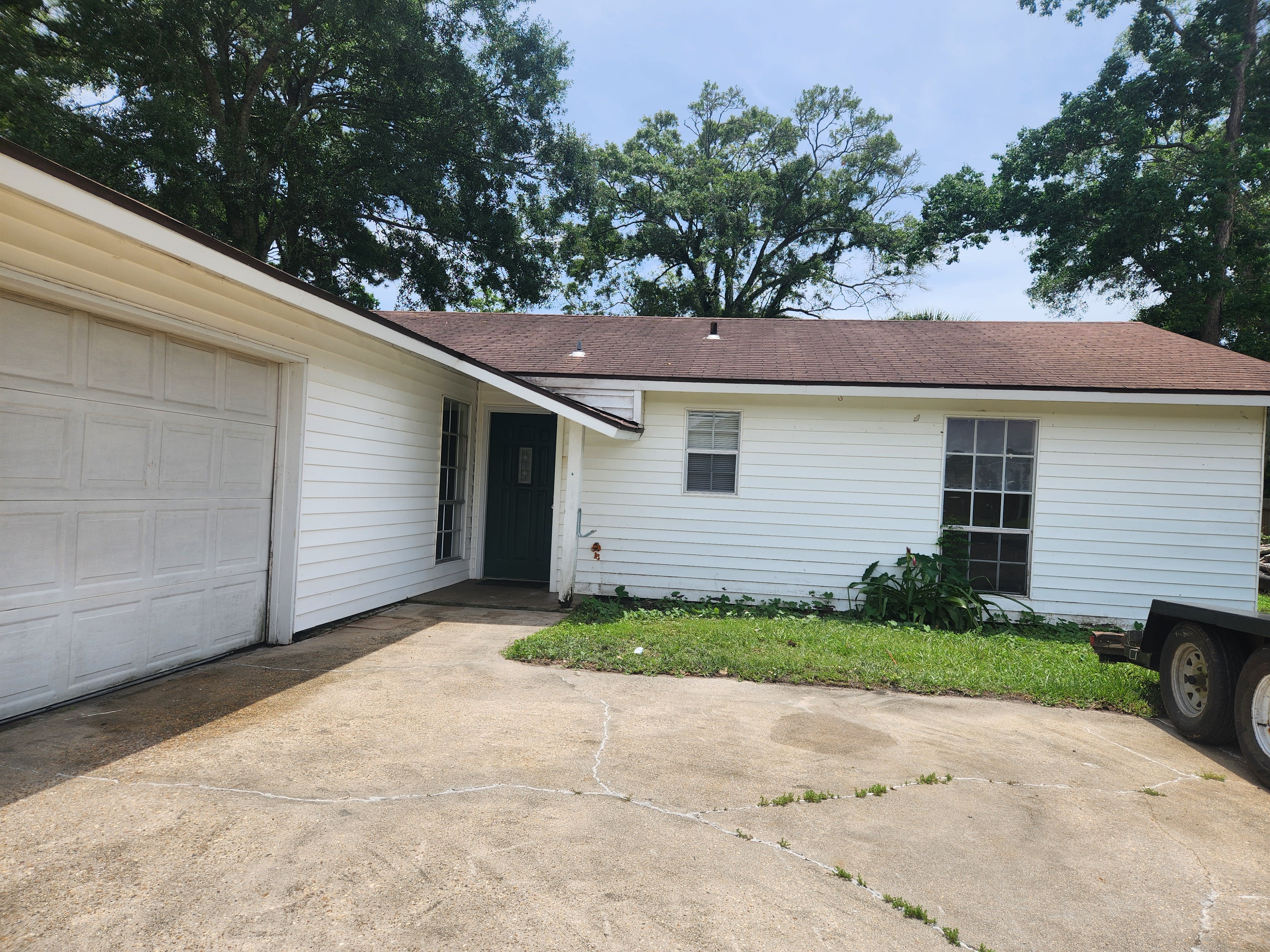 1917 Graveline Rd – photo 1 of 10