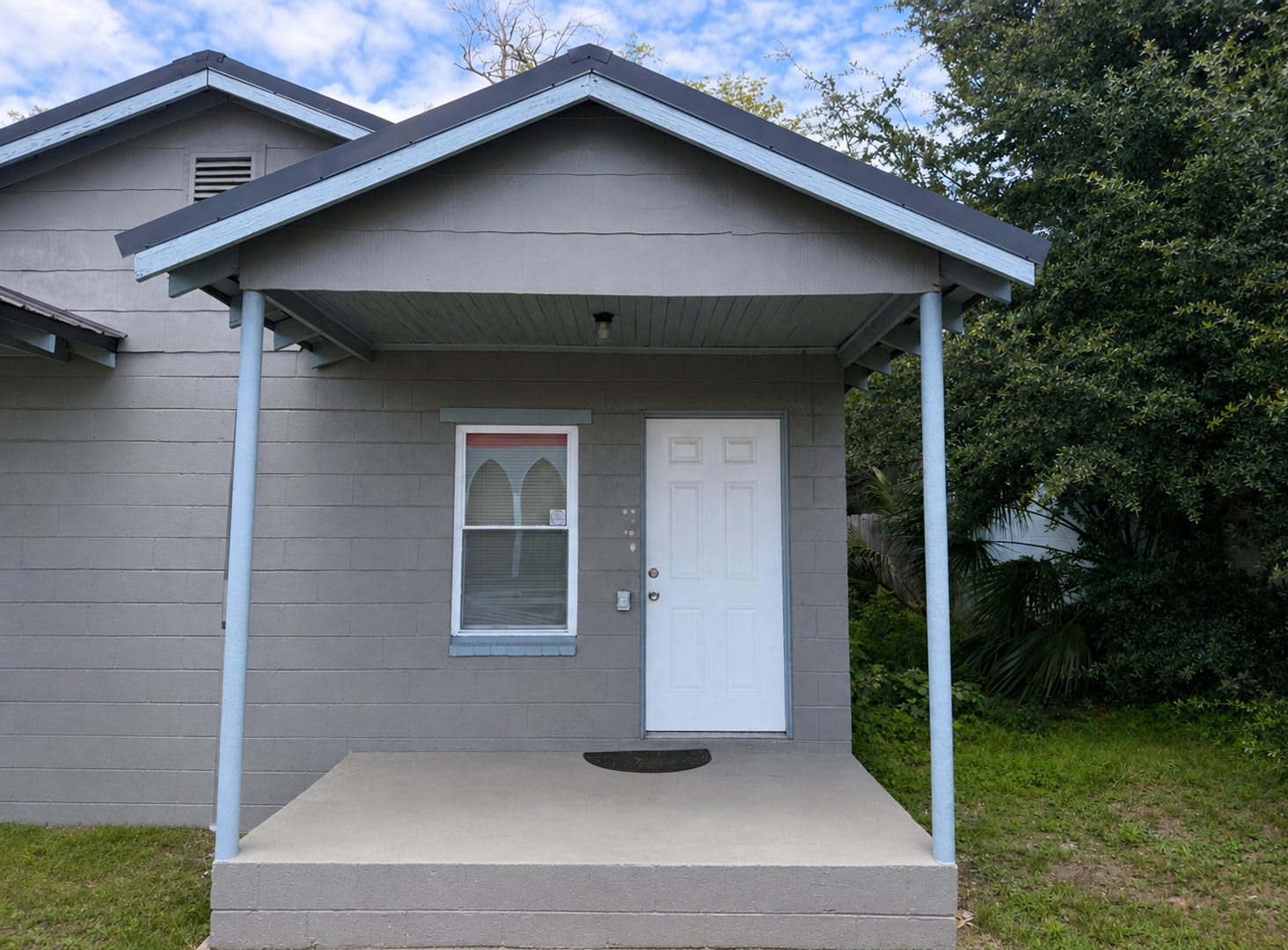 723 Byron Road – photo 1 of 4