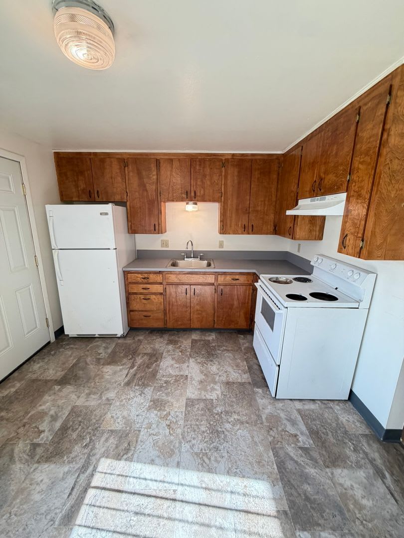 62 H Street – photo 1 of 19