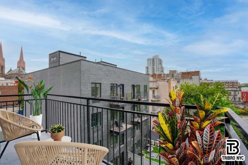 416 Lorimer Street – photo 1