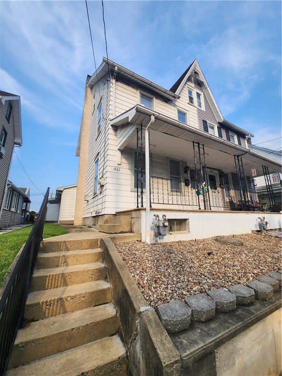 1843 Washington Avenue – photo 1 of 10