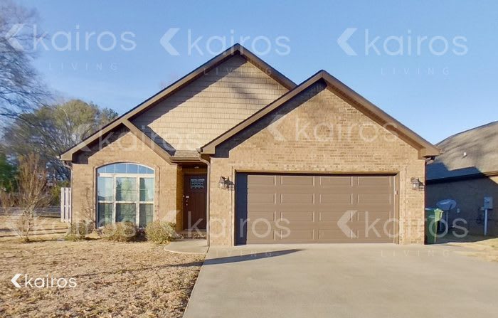 101 Lyn Lane – photo 1 of 20