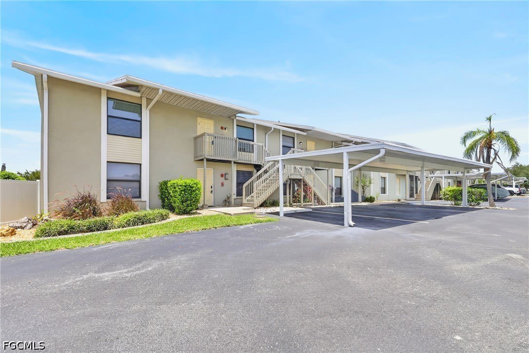 4708 SW 8th Place – photo 1