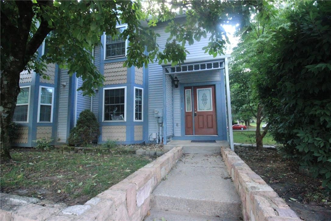 106 Founders Court – photo 1 of 43