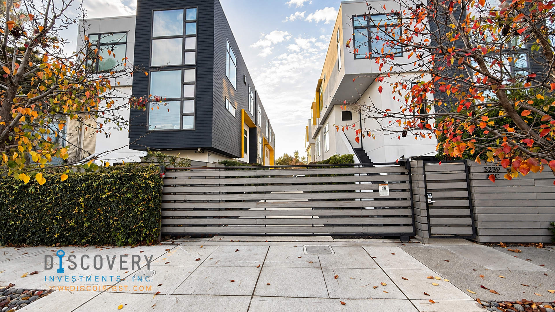 Modern Split Level Home – photo 1