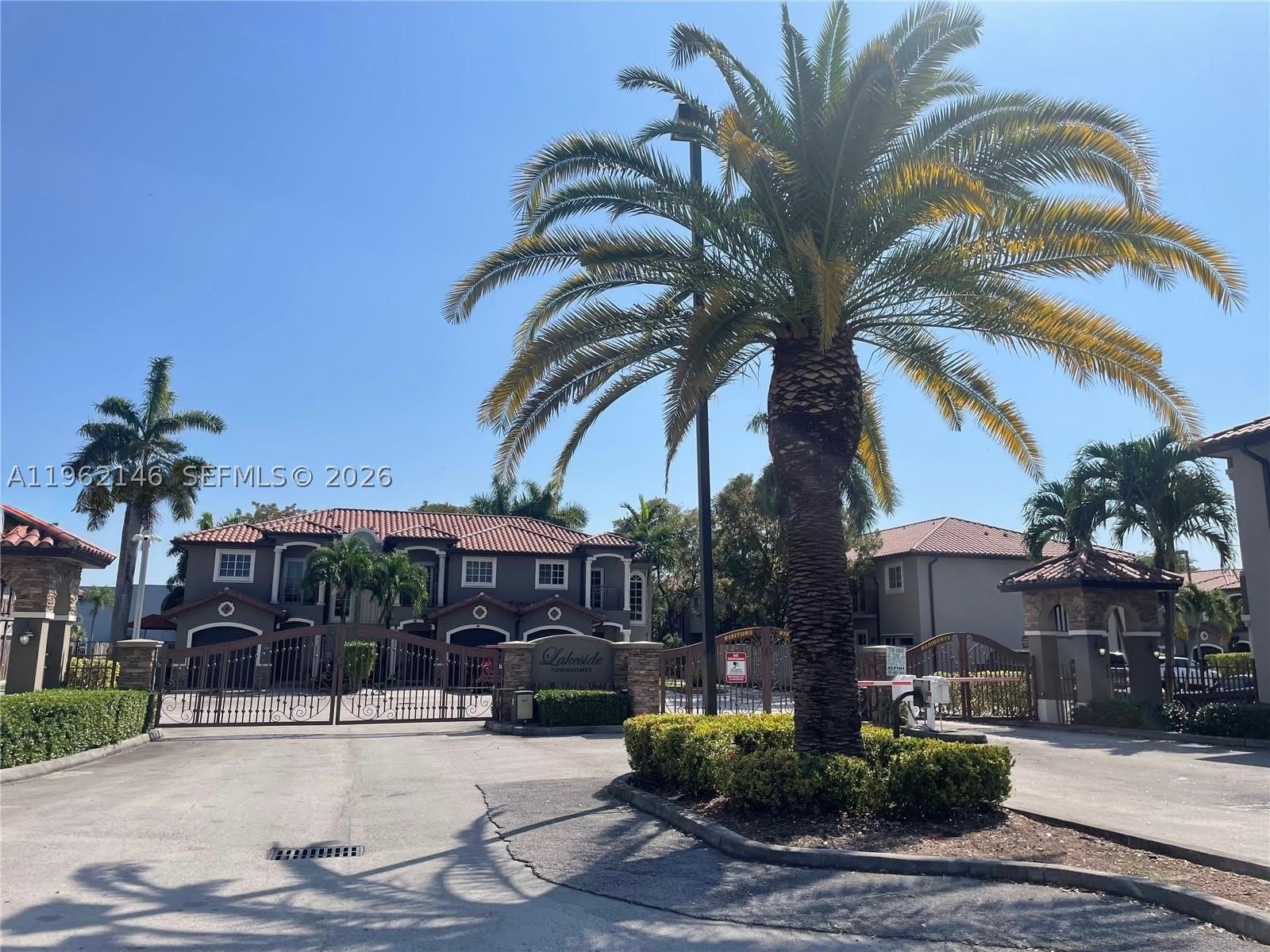 16811 Nw 14Th Ave – photo 1