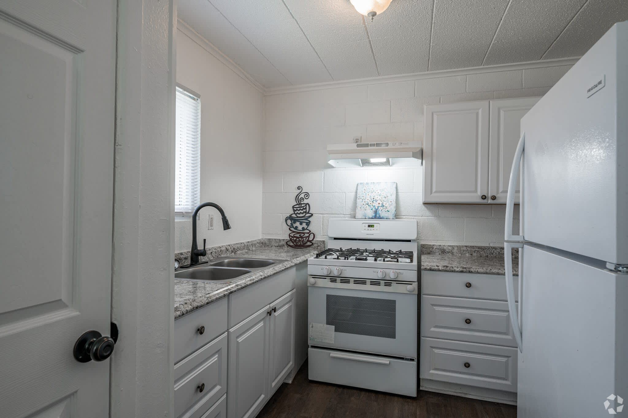 1220 Adams Ave – photo 1