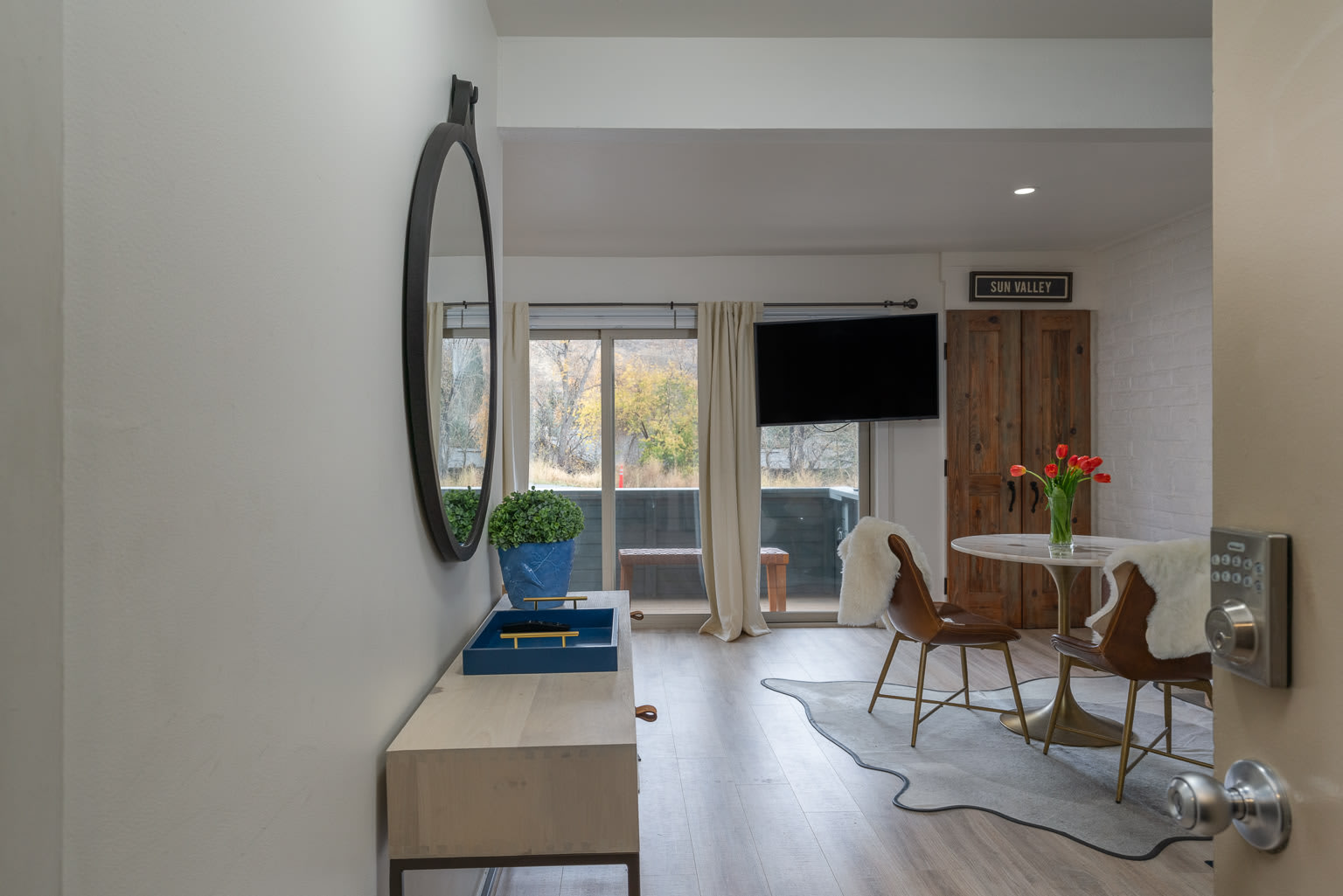 260 2nd Ave S – photo 1 of 14