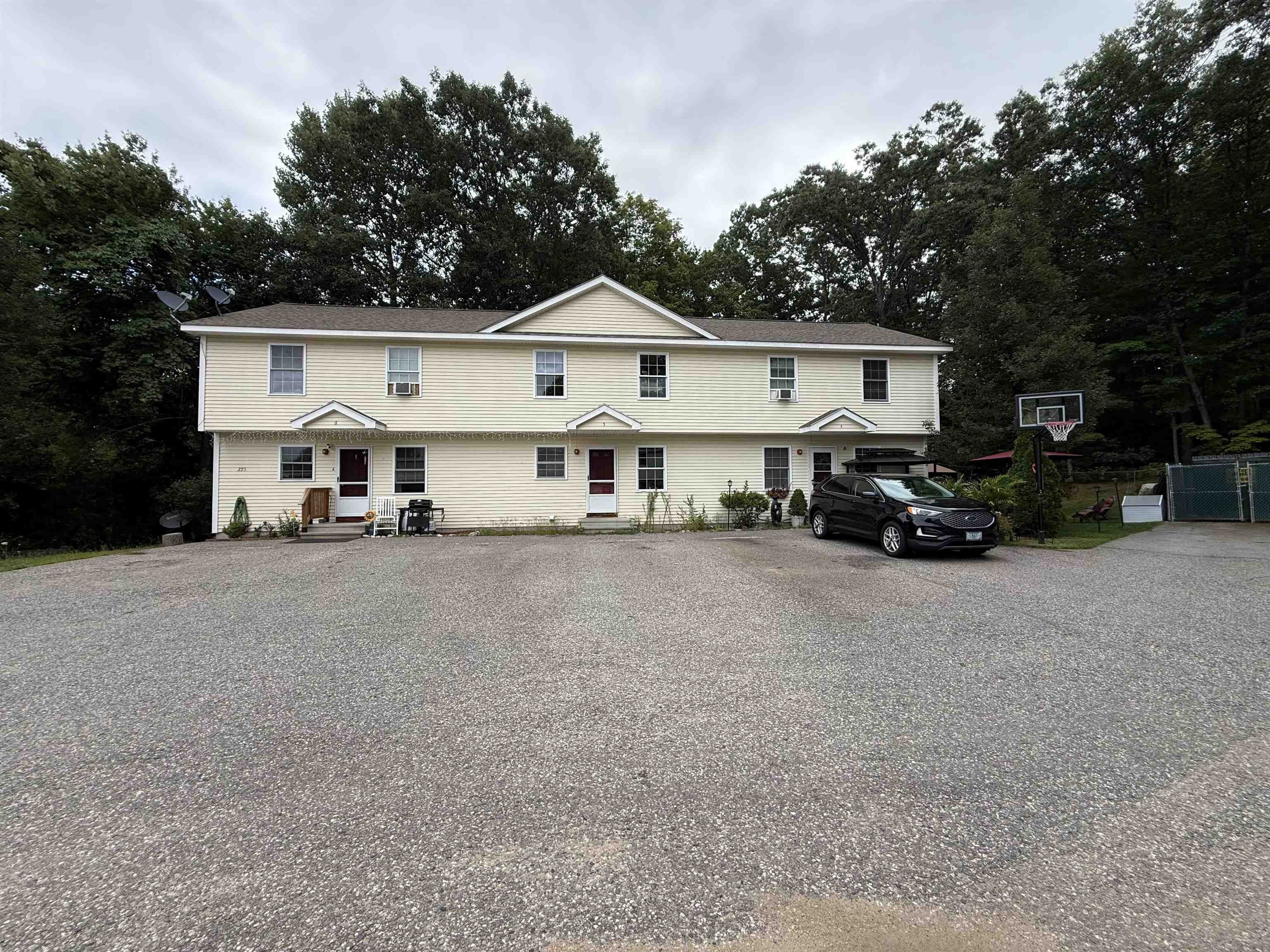 295 Mechanic Street – photo 1 of 16