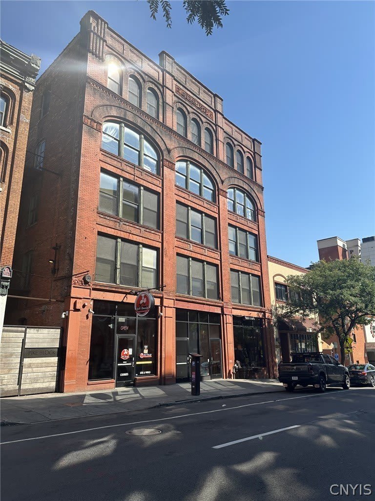317 S Clinton Street – photo 1