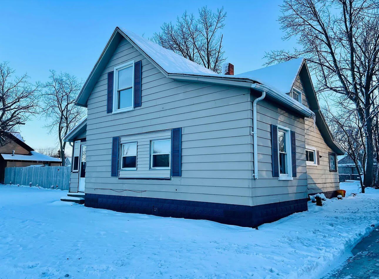3118 N Water Street – photo 1 of 5