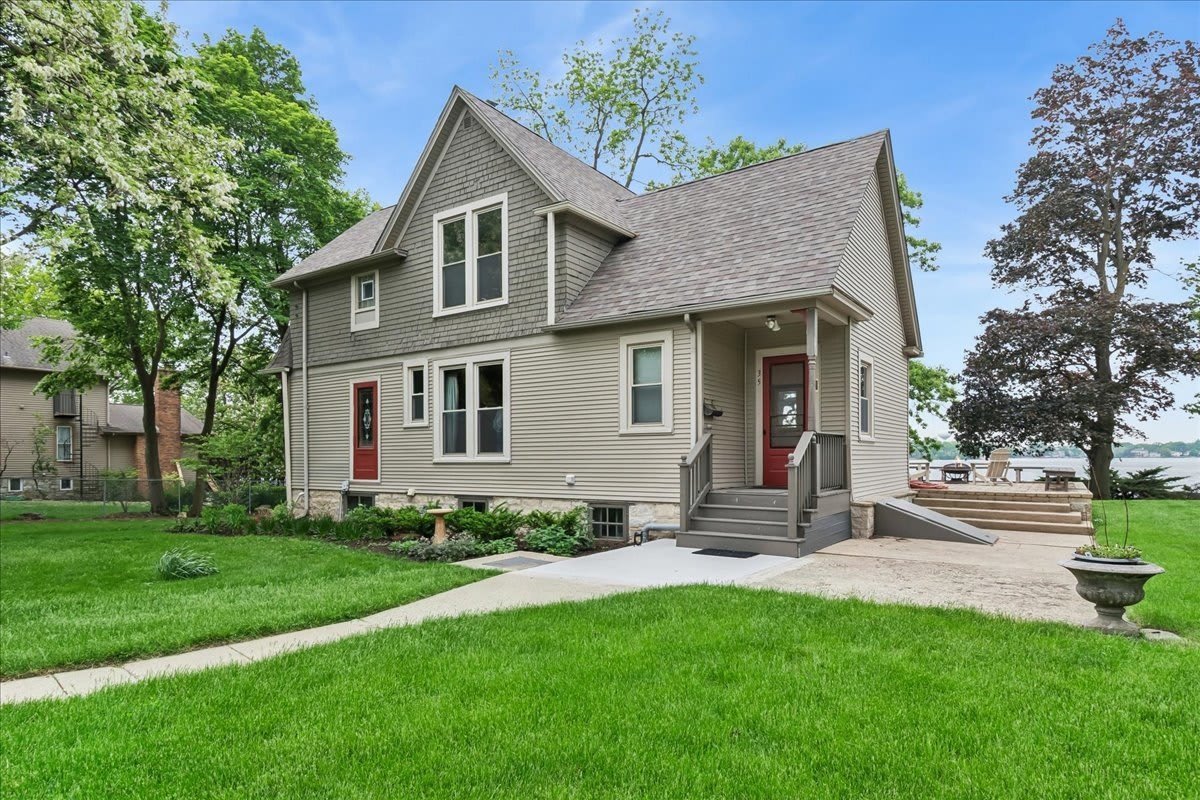 35 Lakeview Place – photo 1 of 20