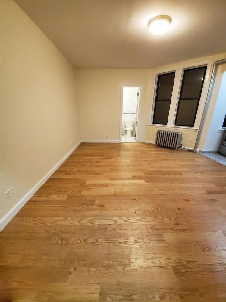 218 West 10Th Street – photo 1