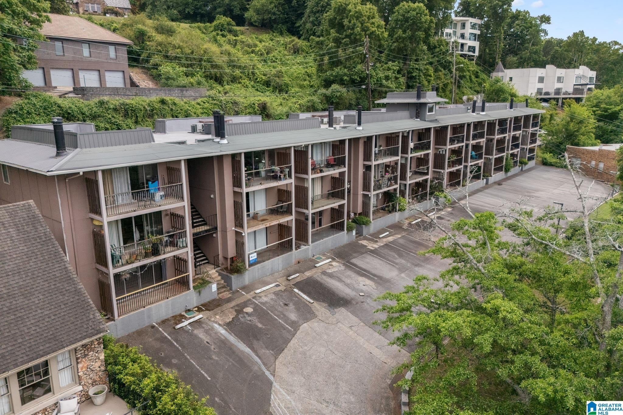 2409 ARLINGTON CRESCENT – photo 1