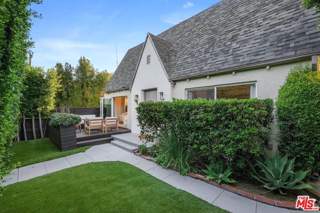 1155 S Rimpau Blvd – photo 1