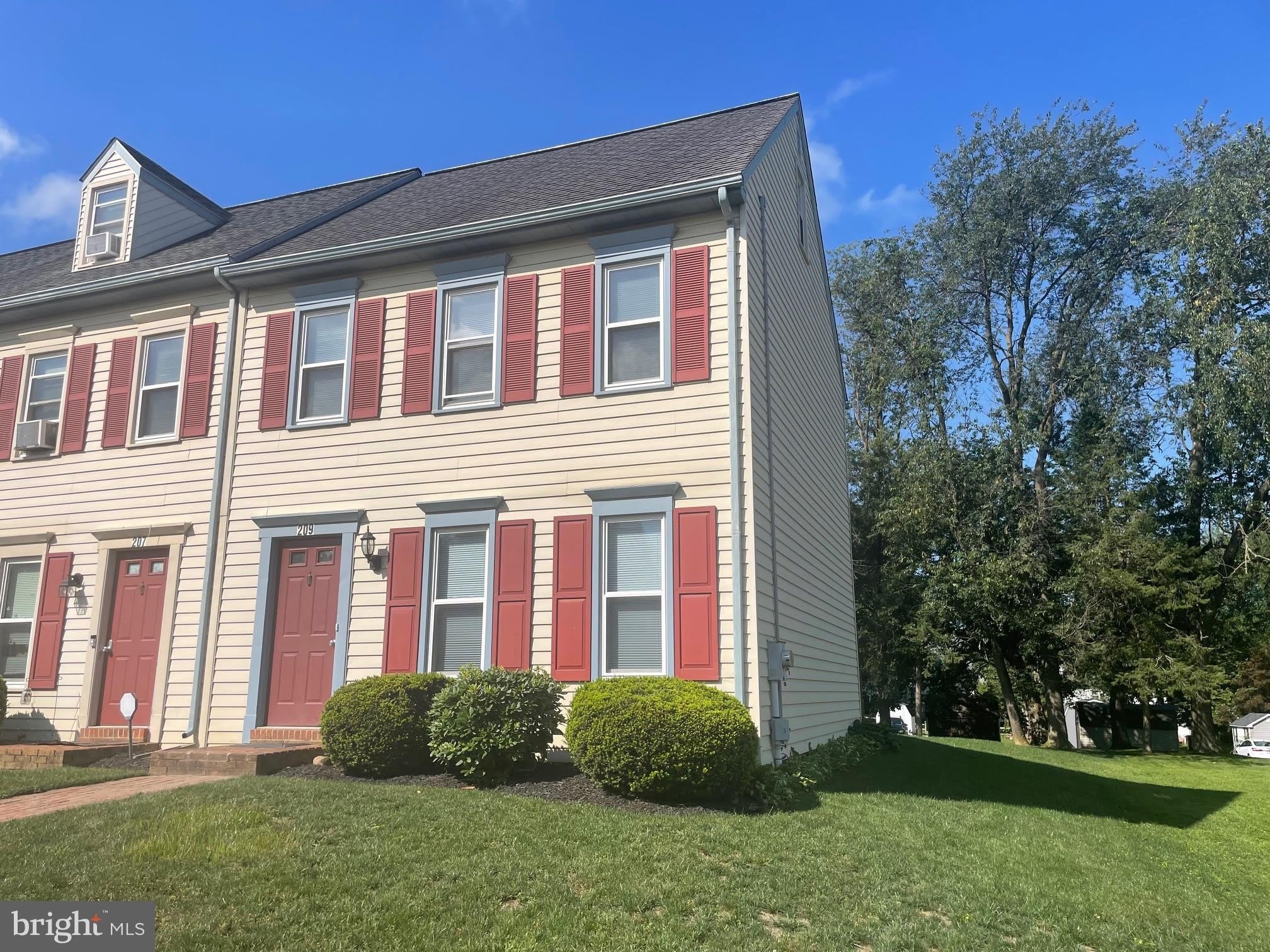 209 CROSS KEYS Drive – photo 1 of 15