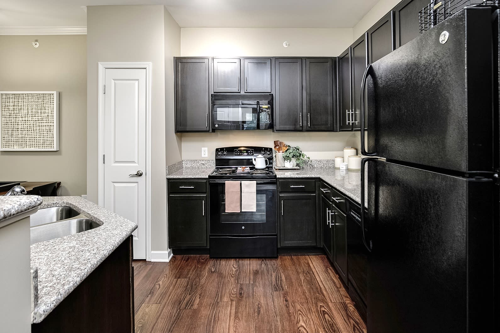 August Move In Special Beautiful Home With A Newly Finished Basement – photo 1 of 282