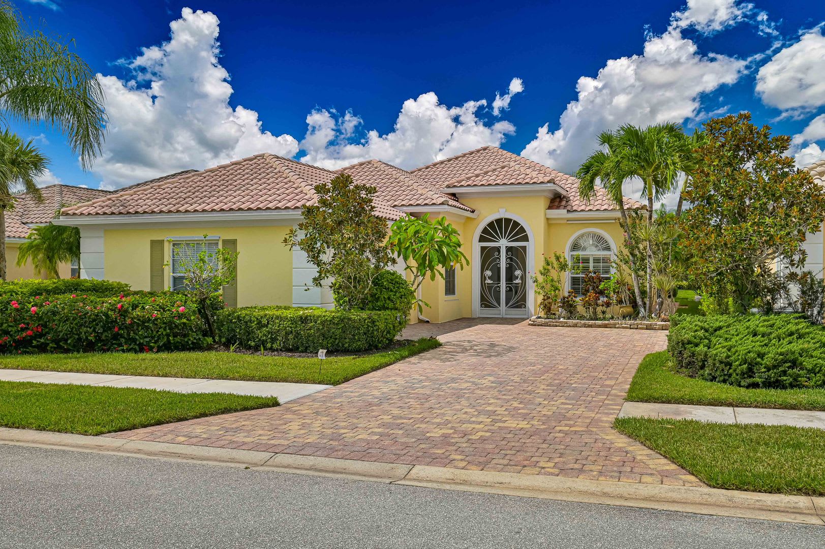 Now Available Gorgeous 3 2 Plus Den Pool Home In Verona Walk – photo 1 of 42