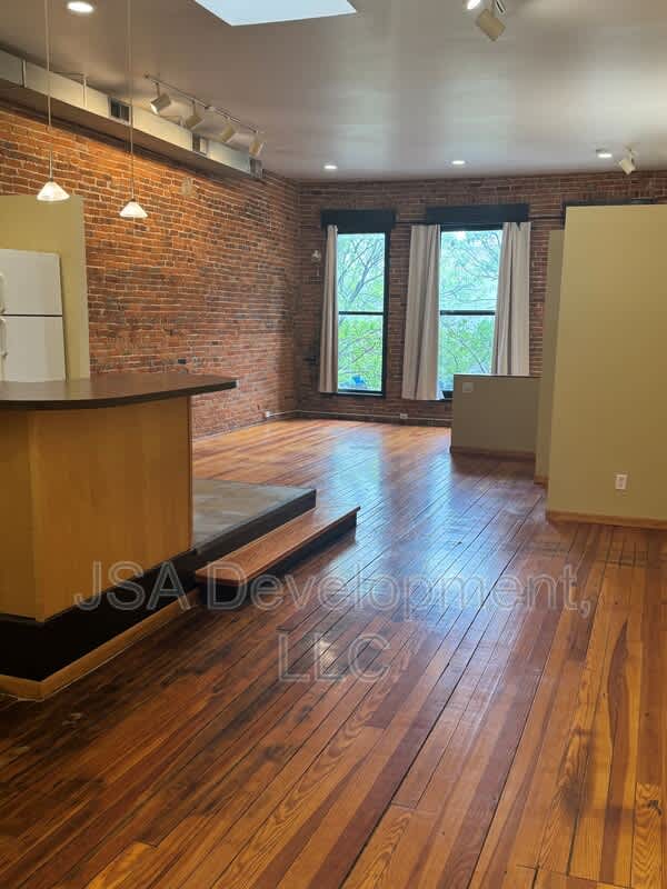 220-224 E 4th St – photo 1