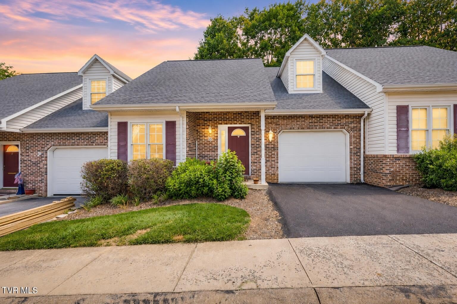 28 Cherokee Ridge Court – photo 1 of 29
