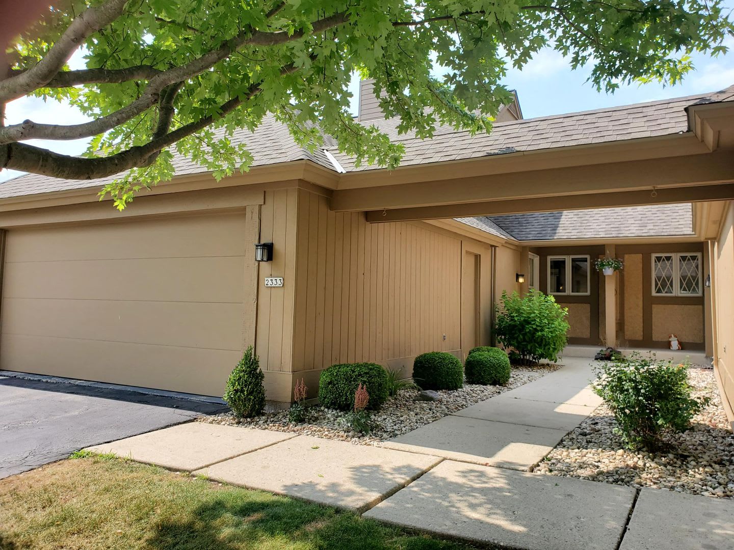 Mequon – photo 1 of 20