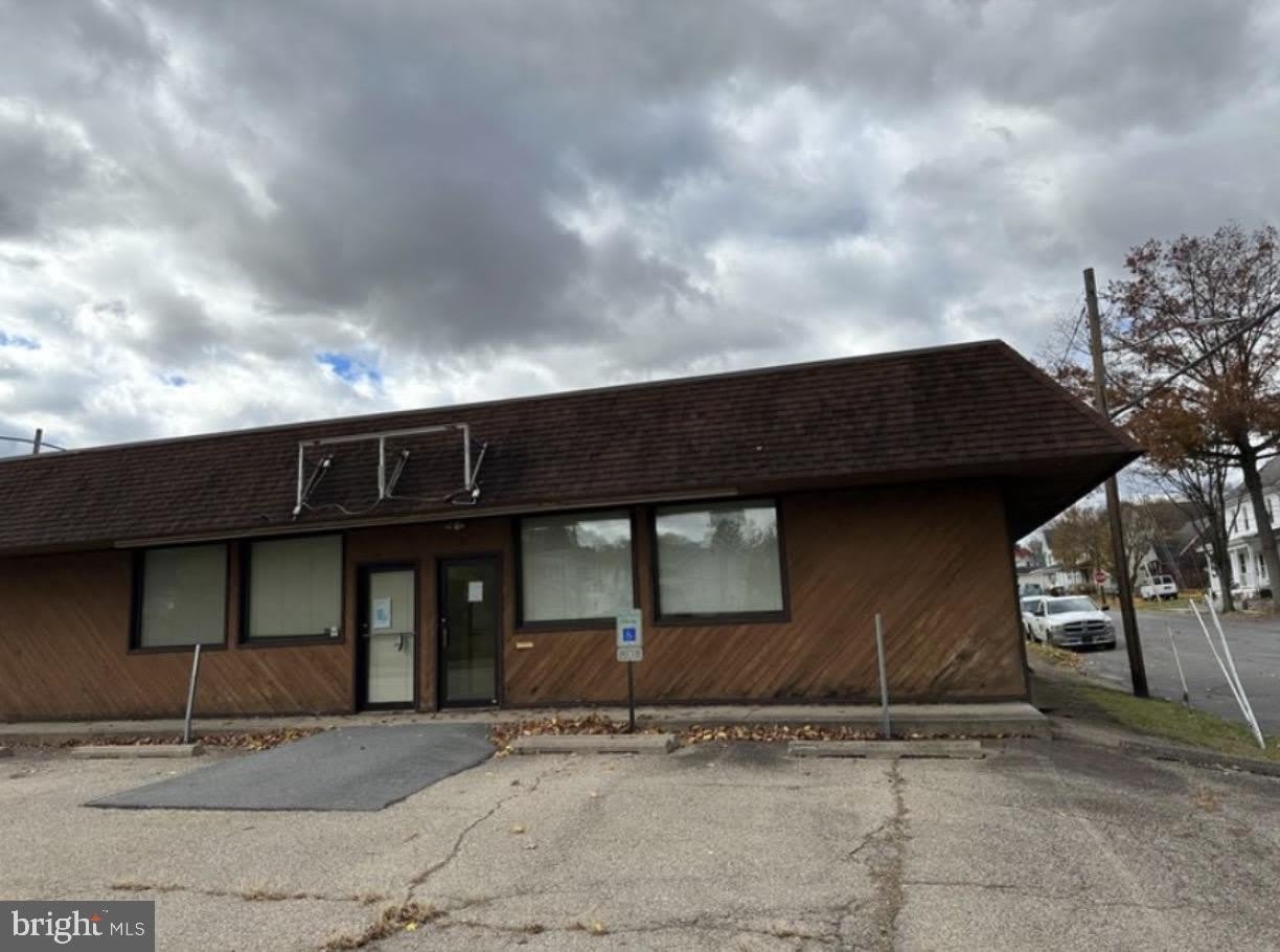 125 E MAIN Street – photo 1