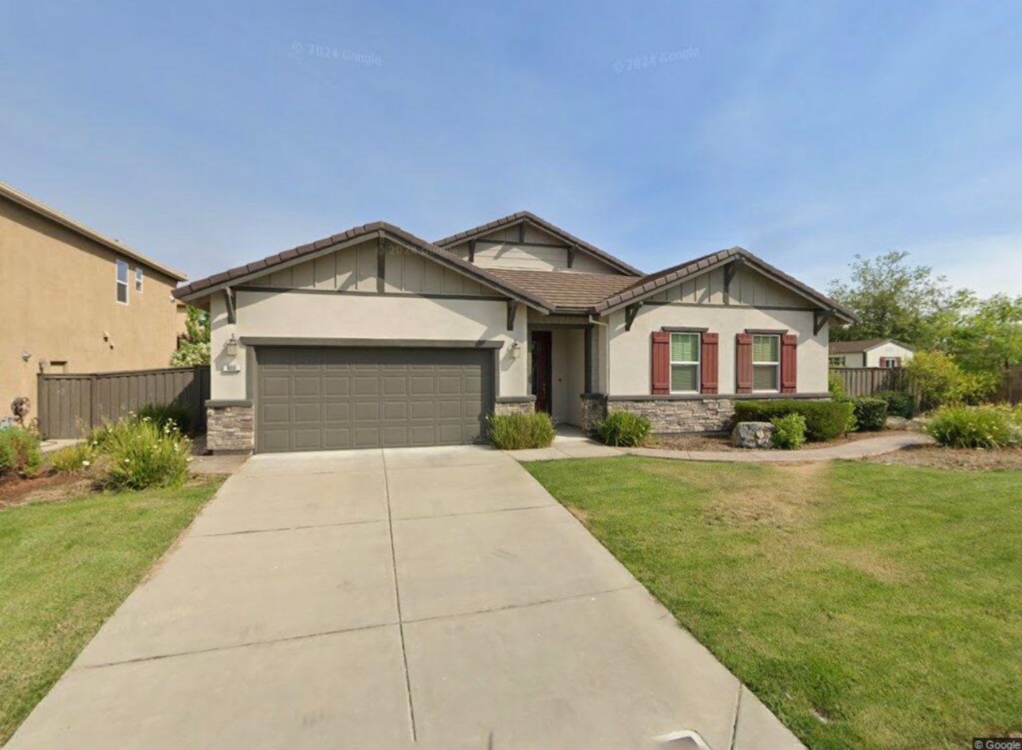 Beautiful Spacious 3 Bedroom Home With Den – photo 1 of 187