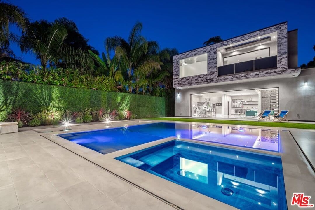 11241 Blix St – photo 1