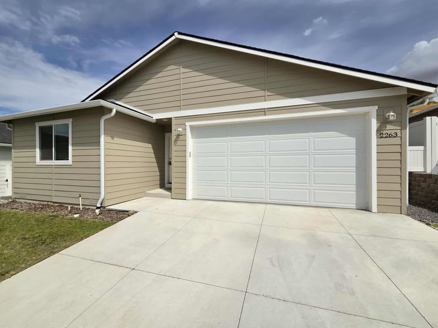Amazing Brand New Home with 3 Bedrooms &amp; 2 Bathrooms! Sage Brooke Neighborhood! – photo 1 of 17