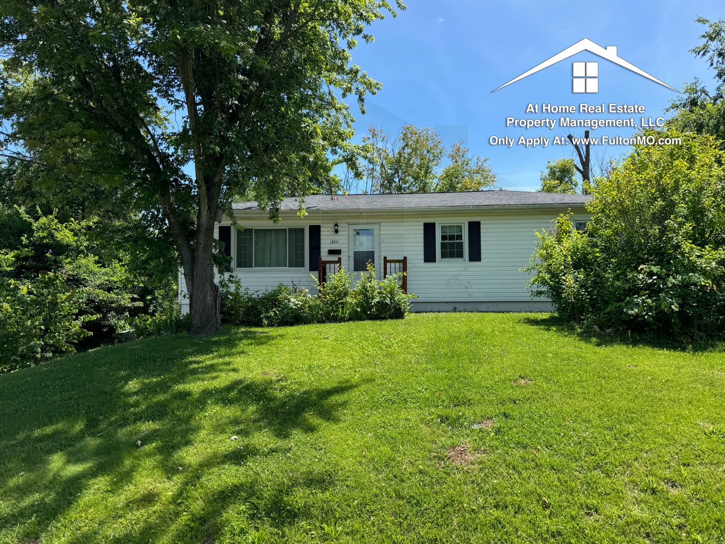 1304 Bradley Lane – photo 1 of 29