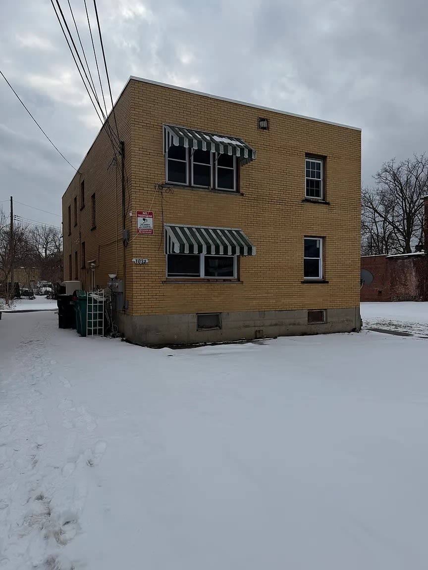 1031 Niagara Avenue – photo 1 of 9