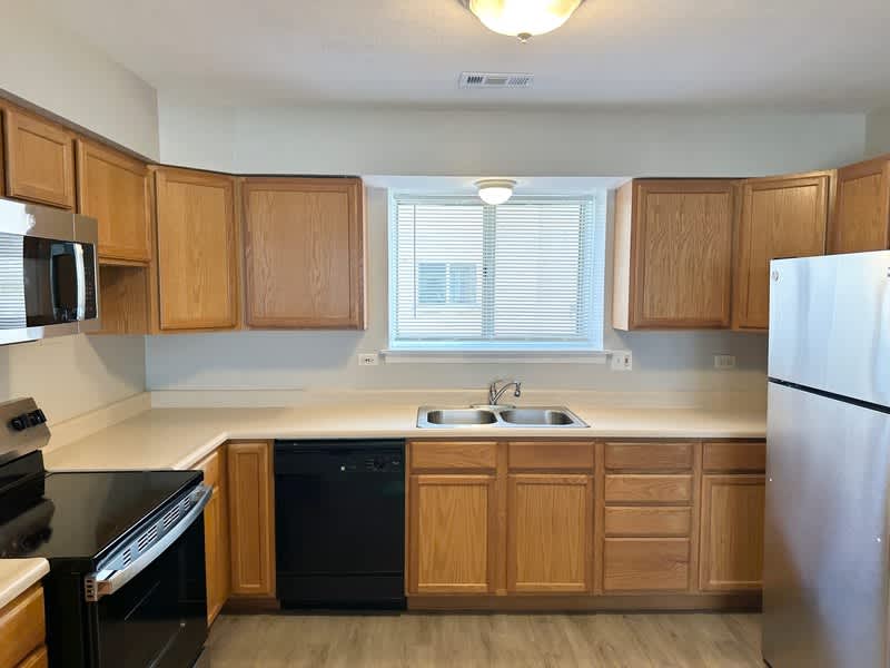 1003 Taft Ave – photo 1 of 11