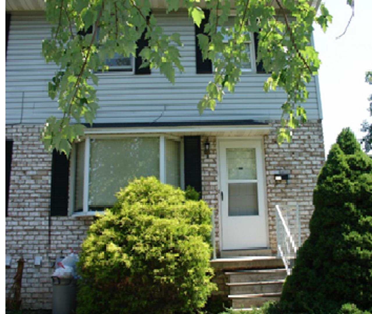 Town Home in Glen Rock Borough – photo 1 of 7