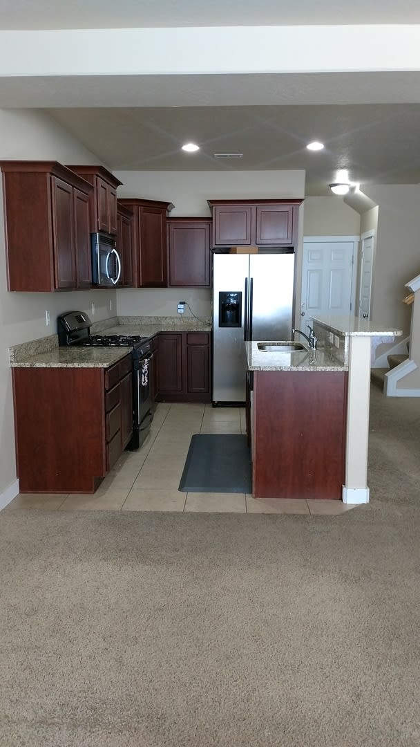 3 Bedroom Townhome in SOJO!! – photo 1